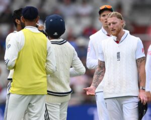 Ravindra jadeja deny for shake hands with ben stokes